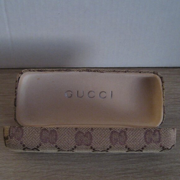 Authentic Vintage Gucci Monogram Clamshell Sunglasses Case w/Cleaning Cloth - Picture 4 of 6